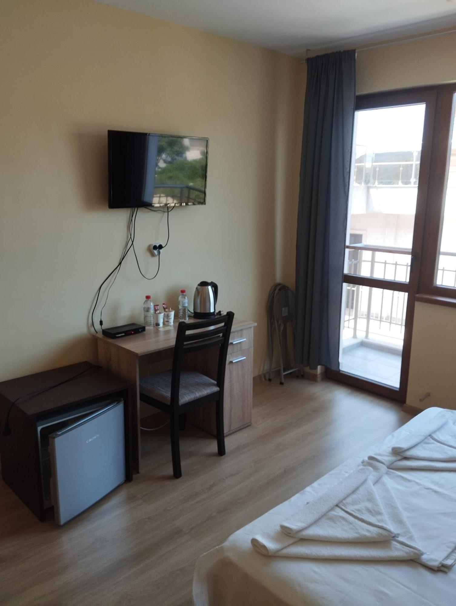 Alfa Guest Rooms With Parking فارنا المظهر الخارجي الصورة