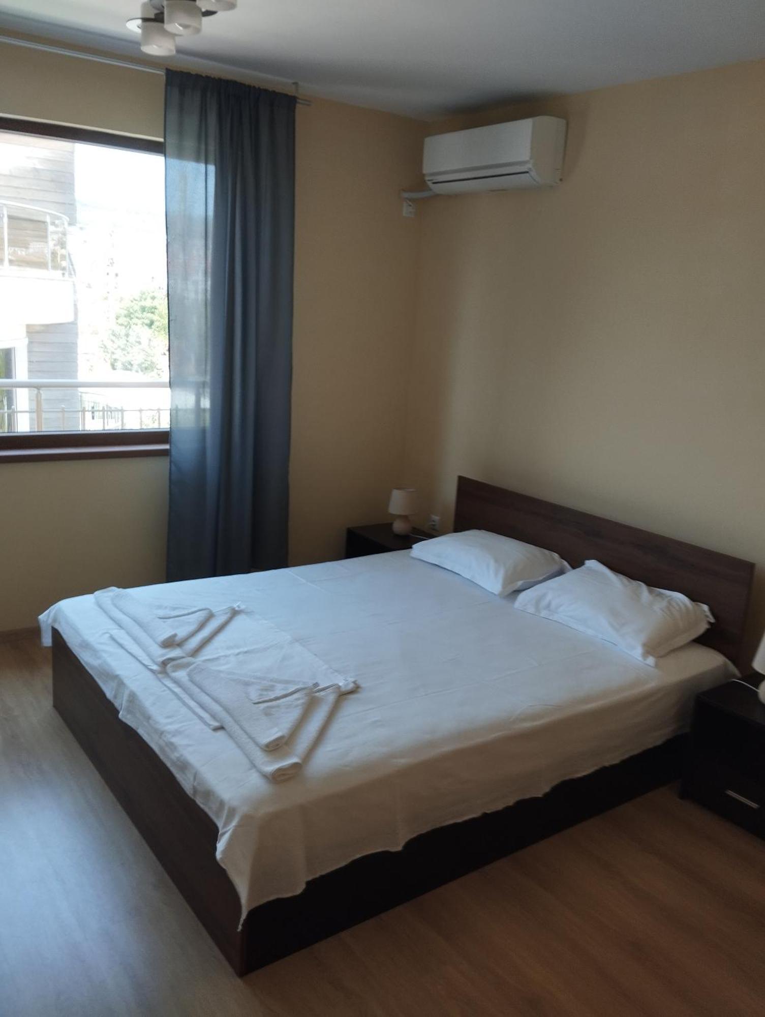 Alfa Guest Rooms With Parking فارنا المظهر الخارجي الصورة