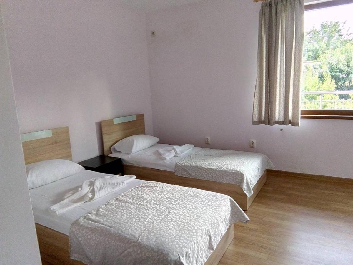 Alfa Guest Rooms With Parking فارنا المظهر الخارجي الصورة